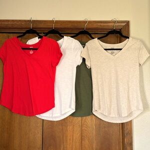 4 basic v-neck tees